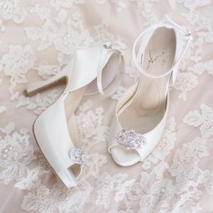 ANGELA NURAN STARLETTA off WHITE SILK sz 8